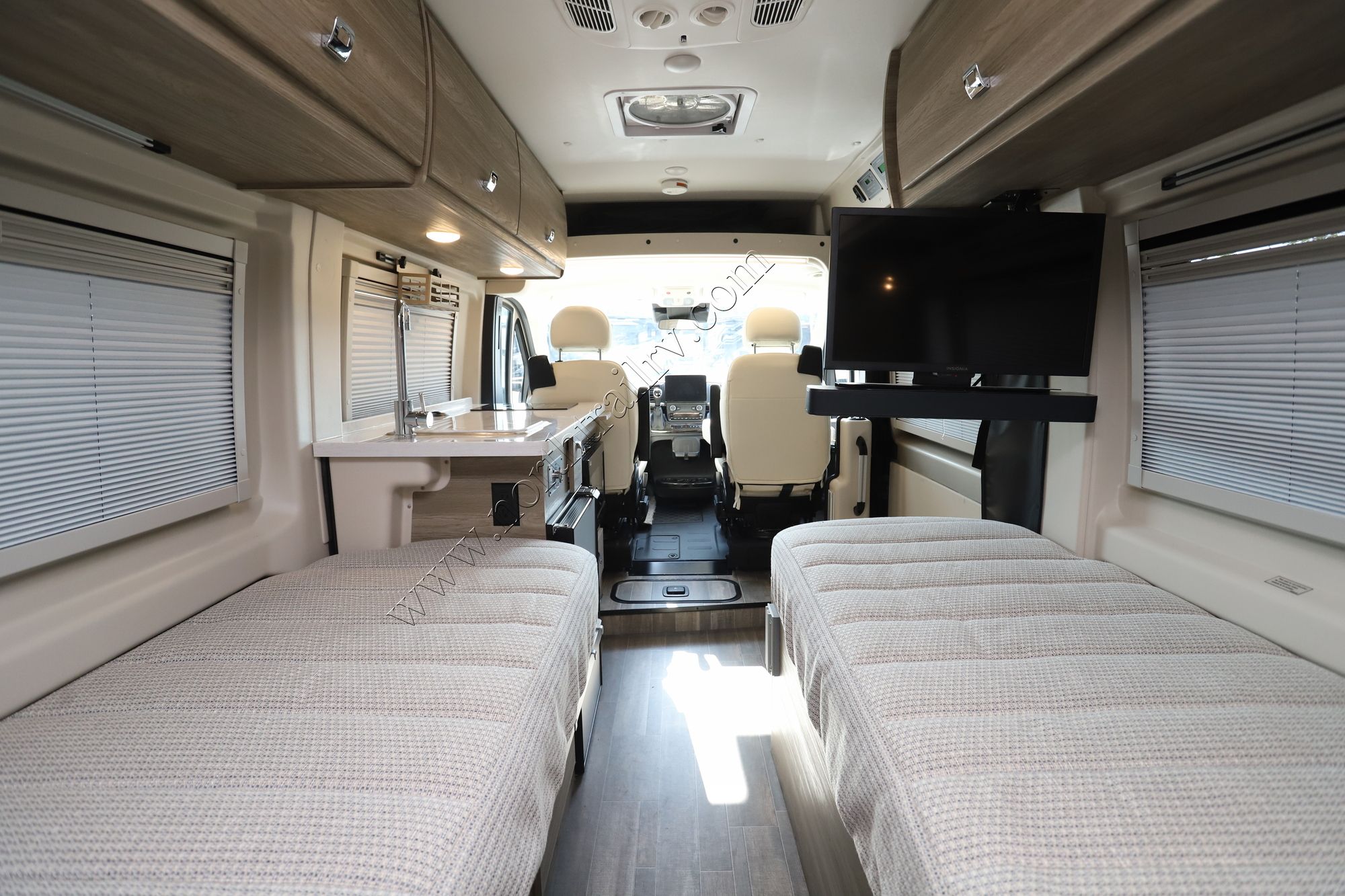 New 2025 Winnebago Travato 259KL Class B  For Sale