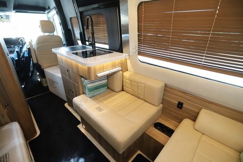2024 Airstream Interstate 19 Tommy Bahama E1 AWD