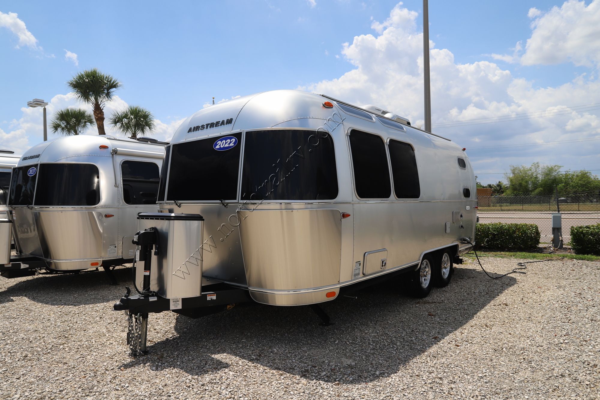 Used 2022 Airstream Flying Cloud 23CBB Travel Trailer  For Sale