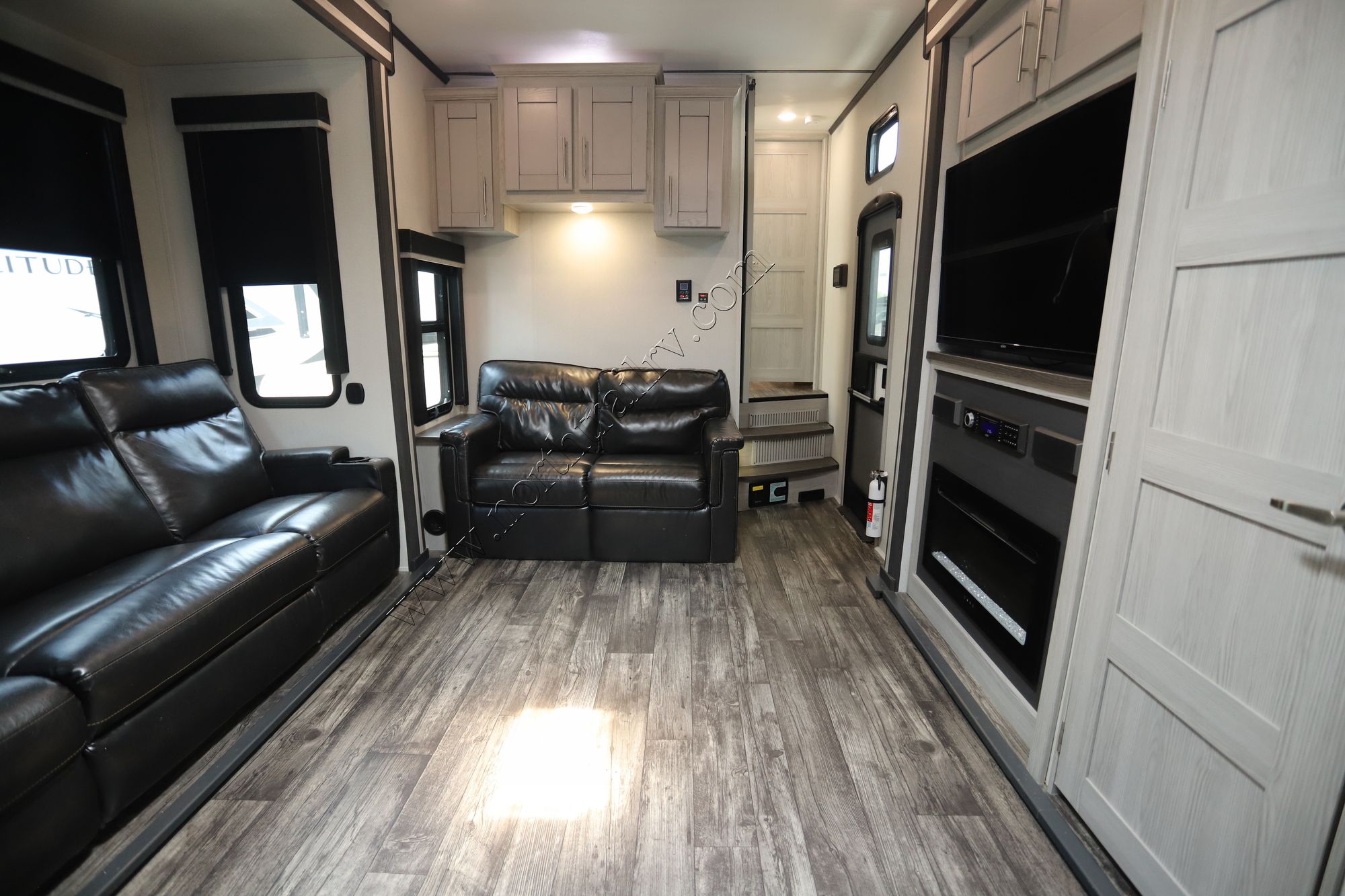 Used 2022 Keystone Fuzion 428 Fifth Wheel  For Sale