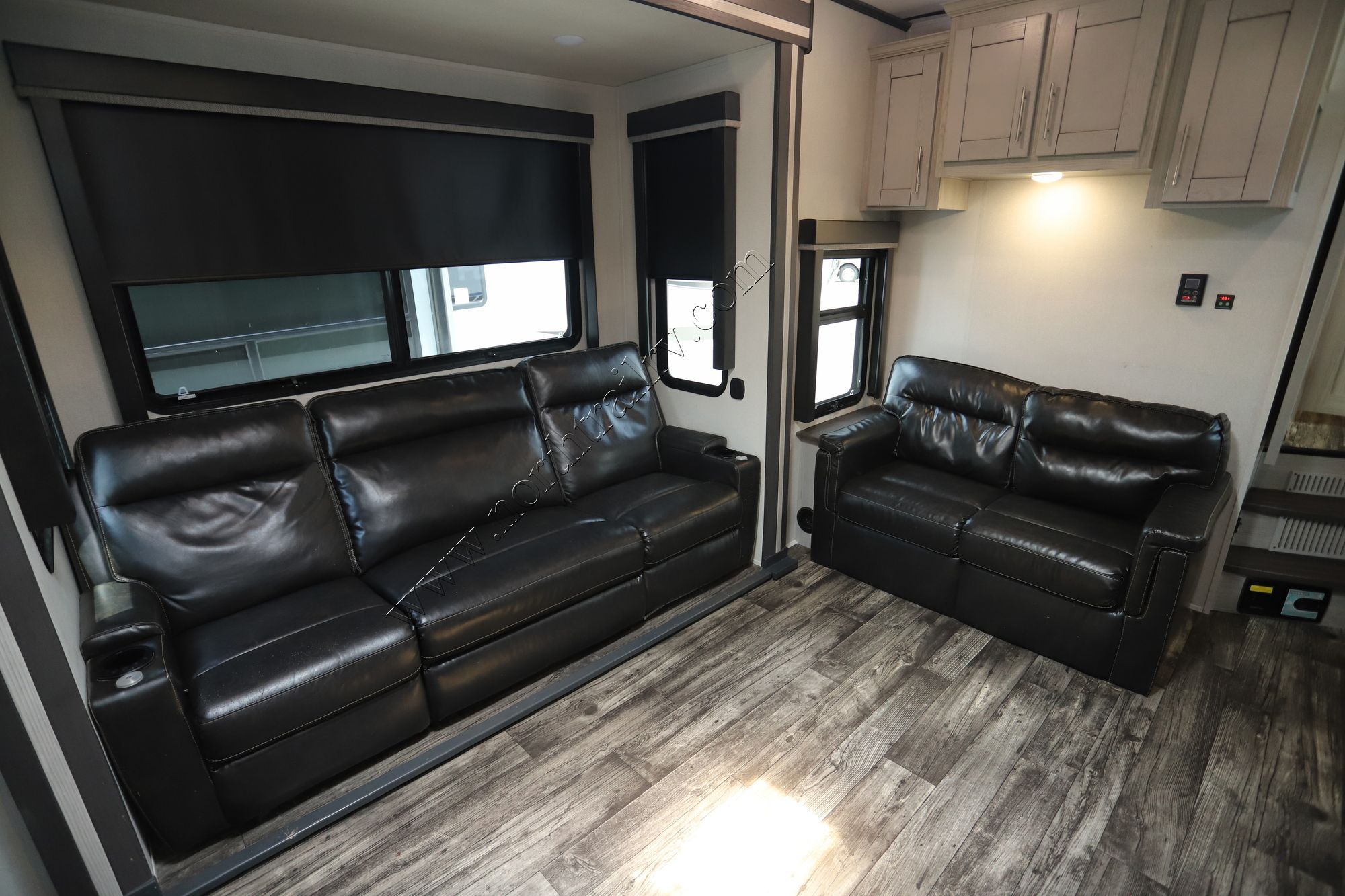 Used 2022 Keystone Fuzion 428 Fifth Wheel  For Sale