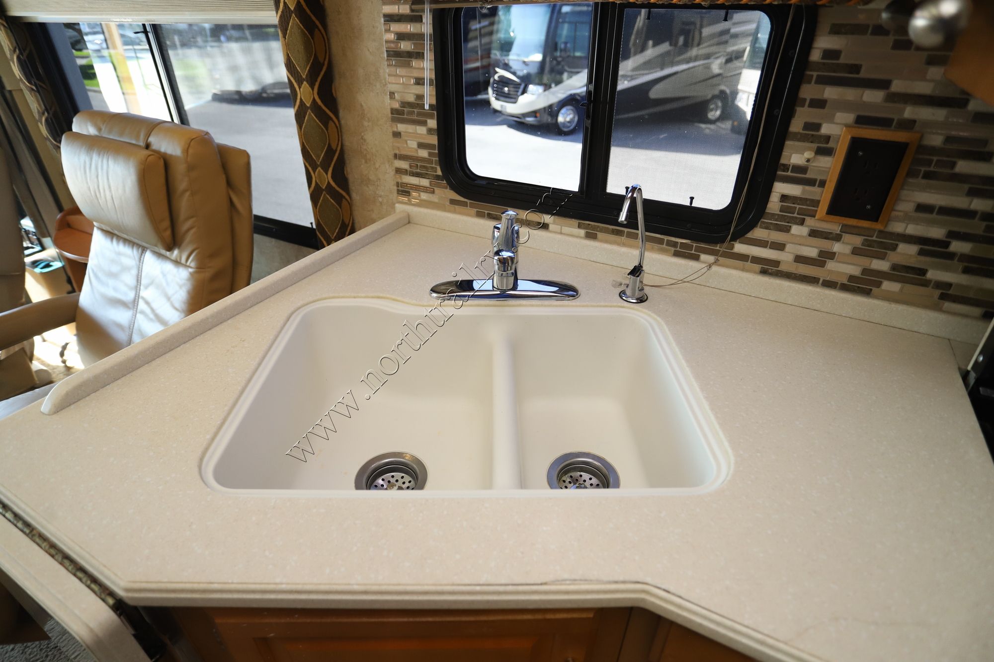 Used 2006 Winnebago Journey 36G Class A  For Sale