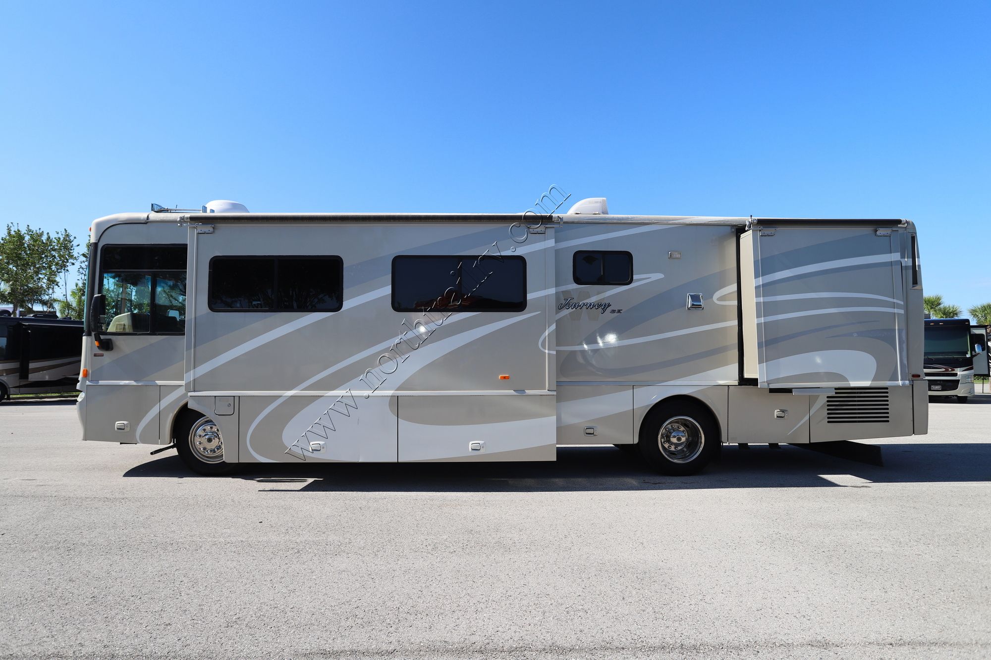 Used 2006 Winnebago Journey 36G Class A  For Sale