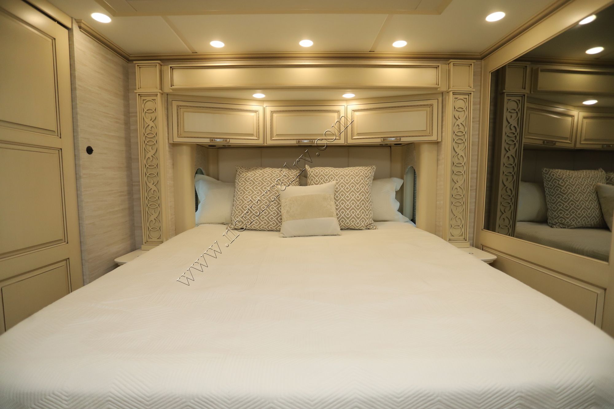 Used 2023 Newmar Essex 4595 Class A  For Sale