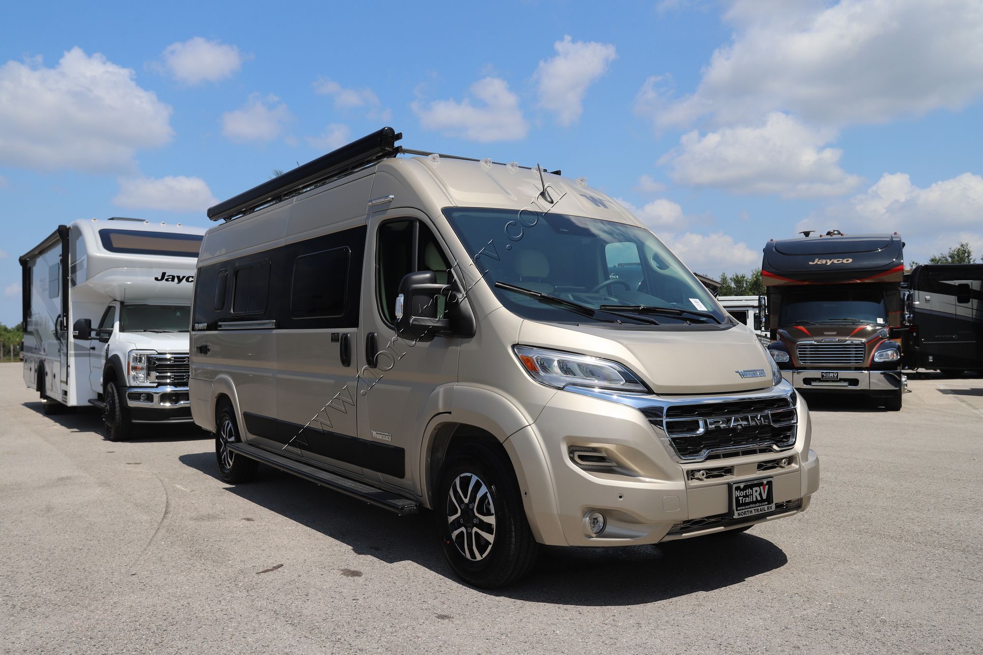 New 2025 Winnebago Travato 259K Class B  For Sale