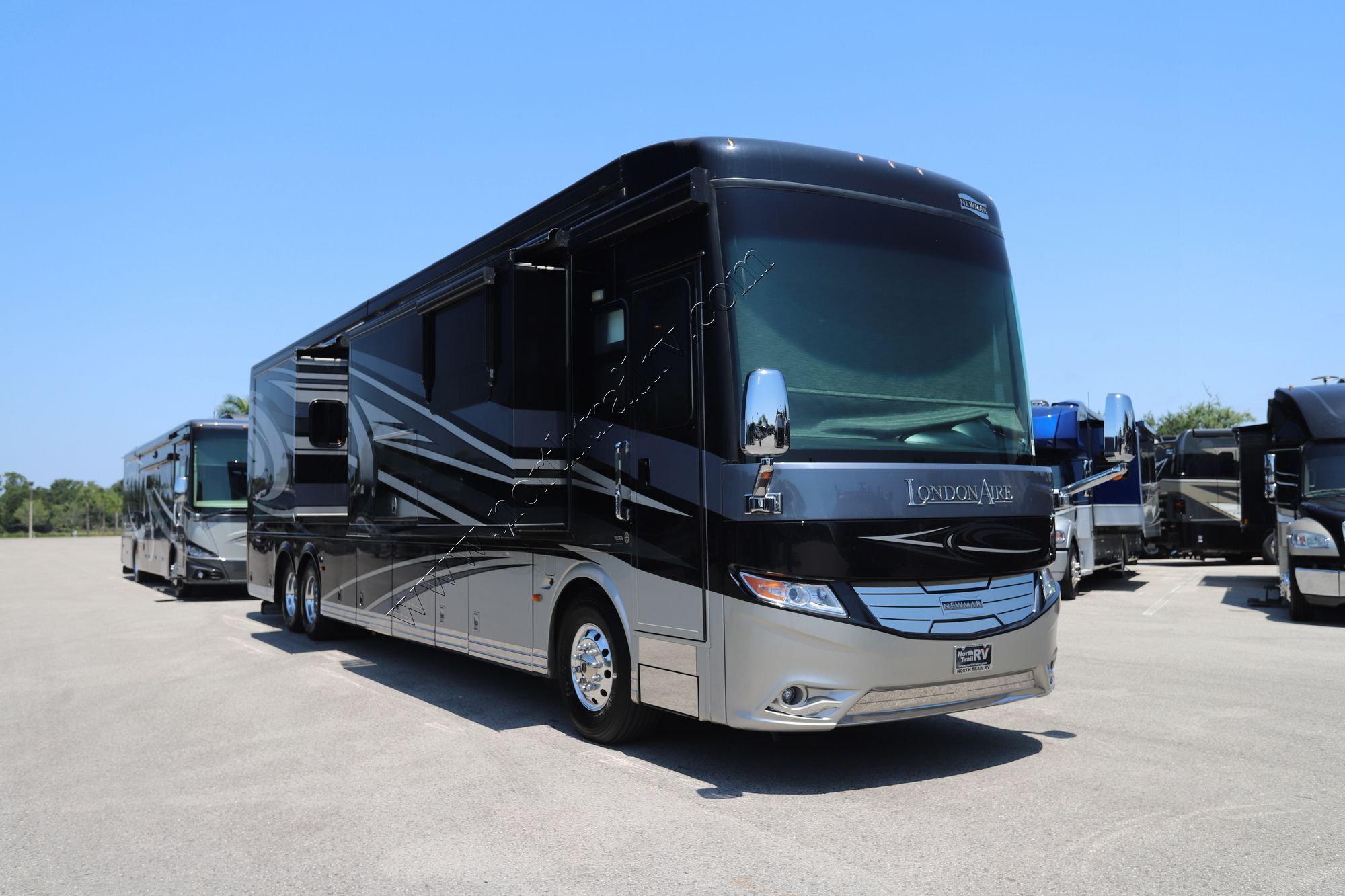 Used 2015 Newmar London Aire 4553 Class A  For Sale