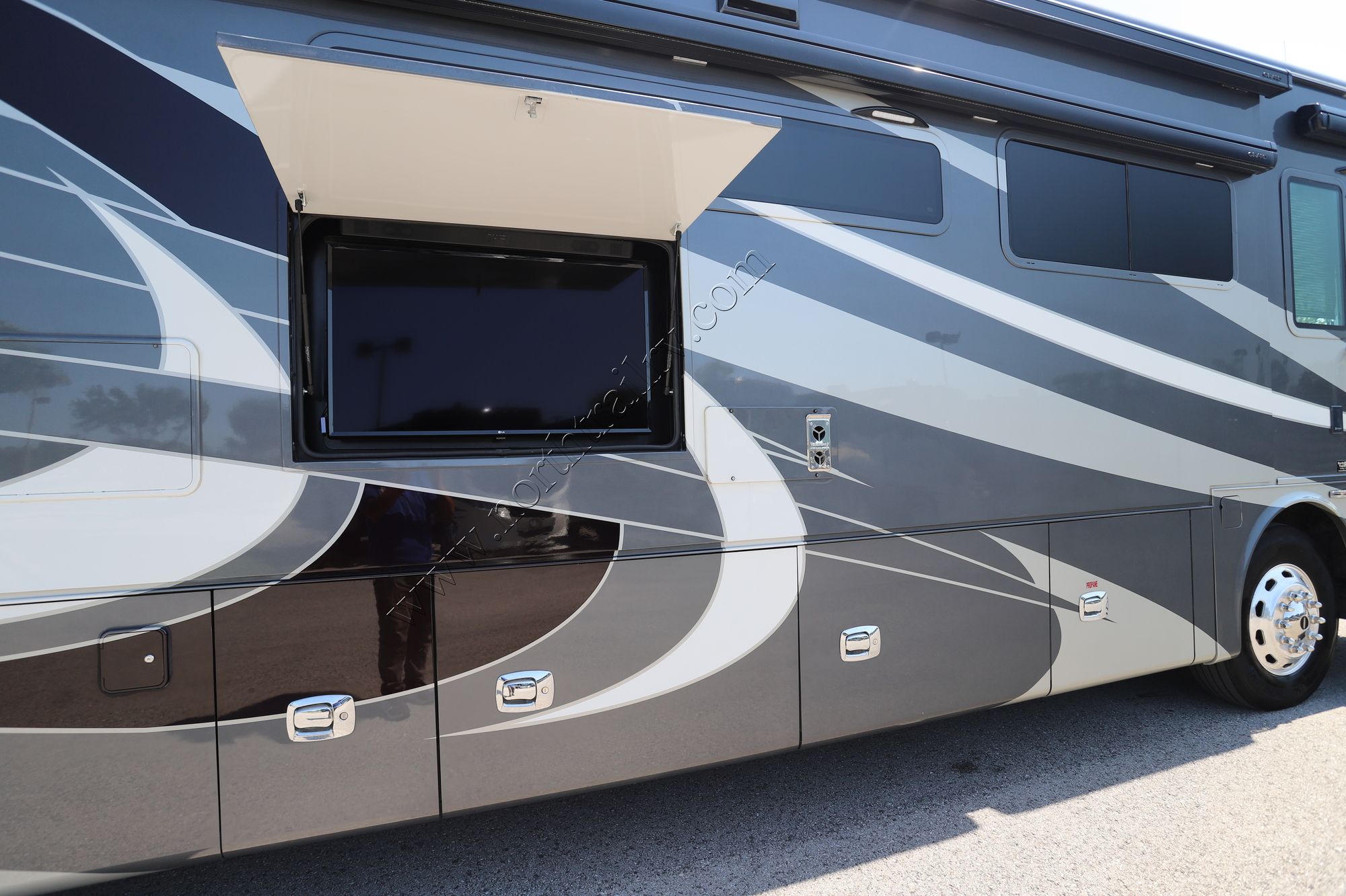 Used 2019 Tiffin Motor Homes Phaeton 40 AH Class A  For Sale