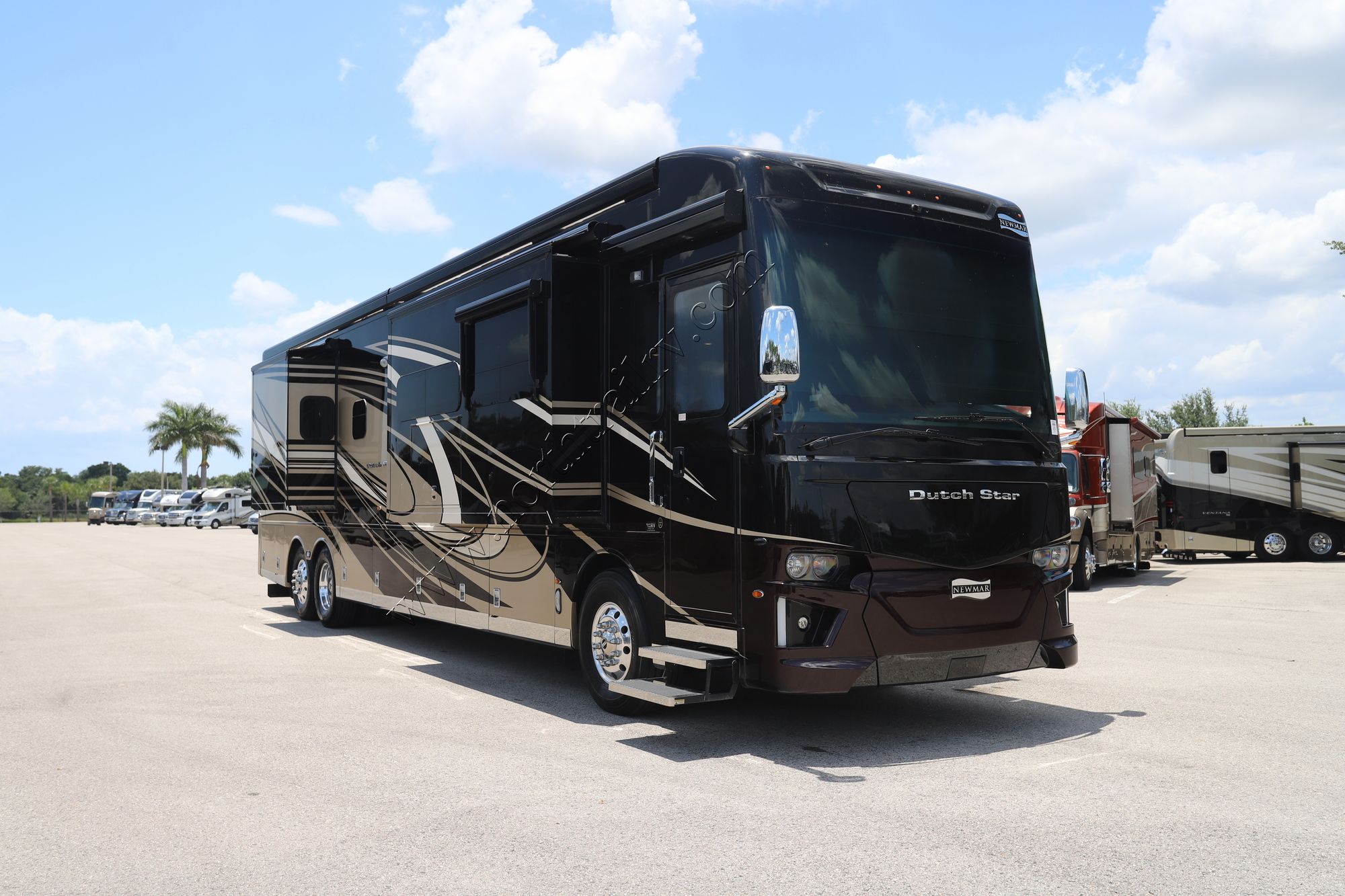 Used 2021 Newmar Dutch Star 4310 Class A  For Sale