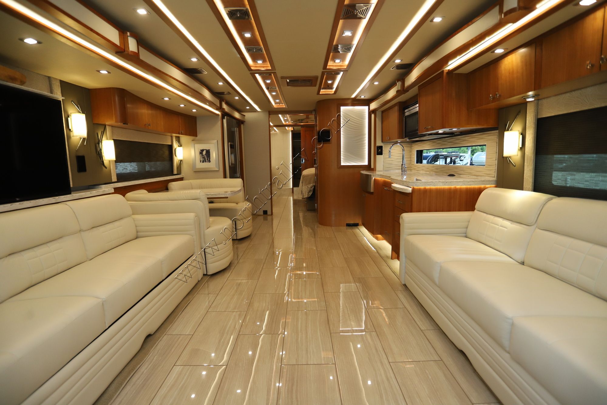 Used 2019 Tiffin Motor Homes Zephyr 45PZ Class A  For Sale