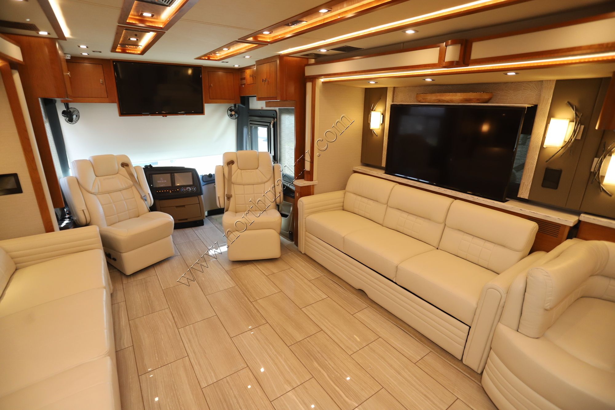 Used 2019 Tiffin Motor Homes Zephyr 45PZ Class A  For Sale