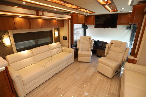 2019 Tiffin Motor Homes Zephyr 45PZ