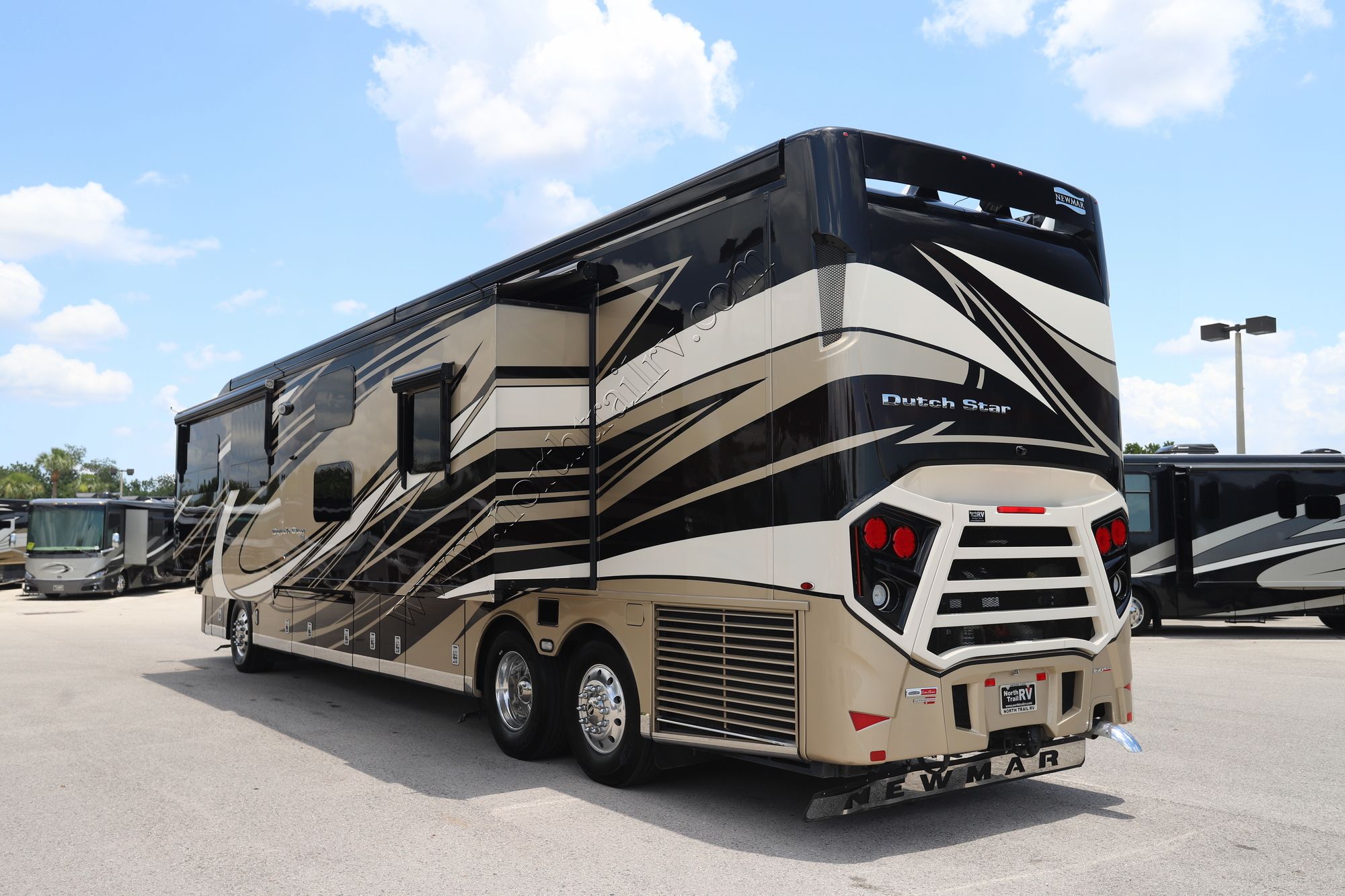 Used 2021 Newmar Dutch Star 4310 Class A  For Sale