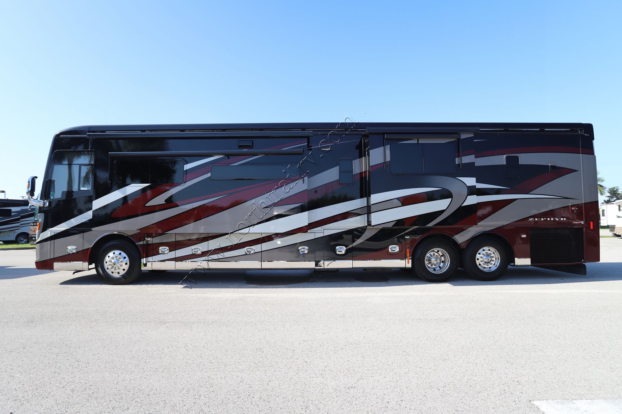 Used 2019 Tiffin Motor Homes Zephyr 45PZ Class A  For Sale