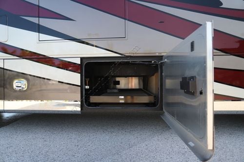 2019 Tiffin Motor Homes Zephyr 45PZ