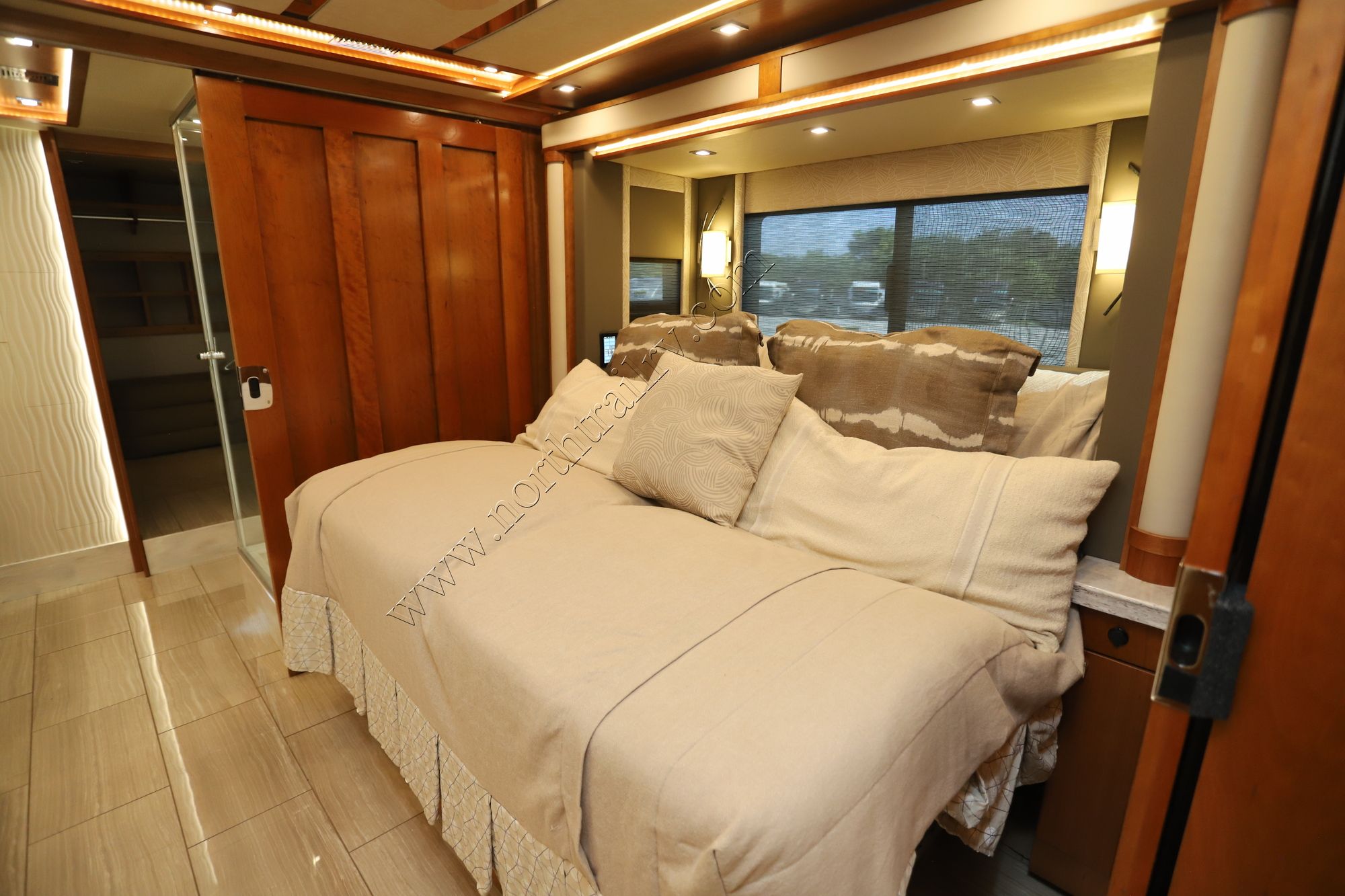 Used 2019 Tiffin Motor Homes Zephyr 45PZ Class A  For Sale