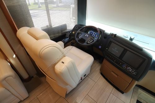 2019 Tiffin Motor Homes Zephyr 45PZ