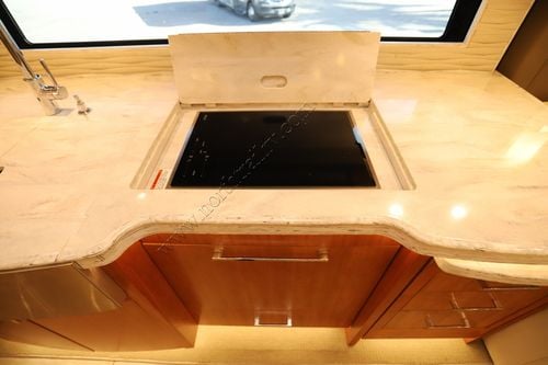 2019 Tiffin Motor Homes Zephyr 45PZ