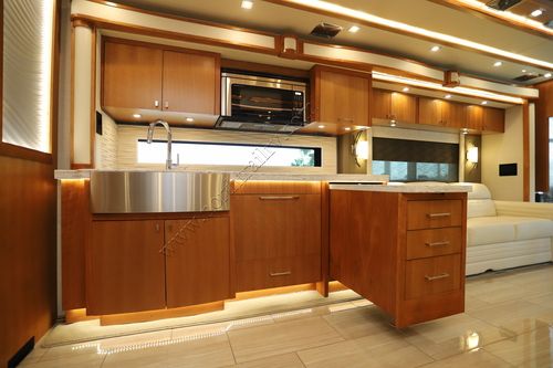 2019 Tiffin Motor Homes Zephyr 45PZ