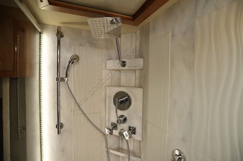 2019 Tiffin Motor Homes Zephyr 45PZ