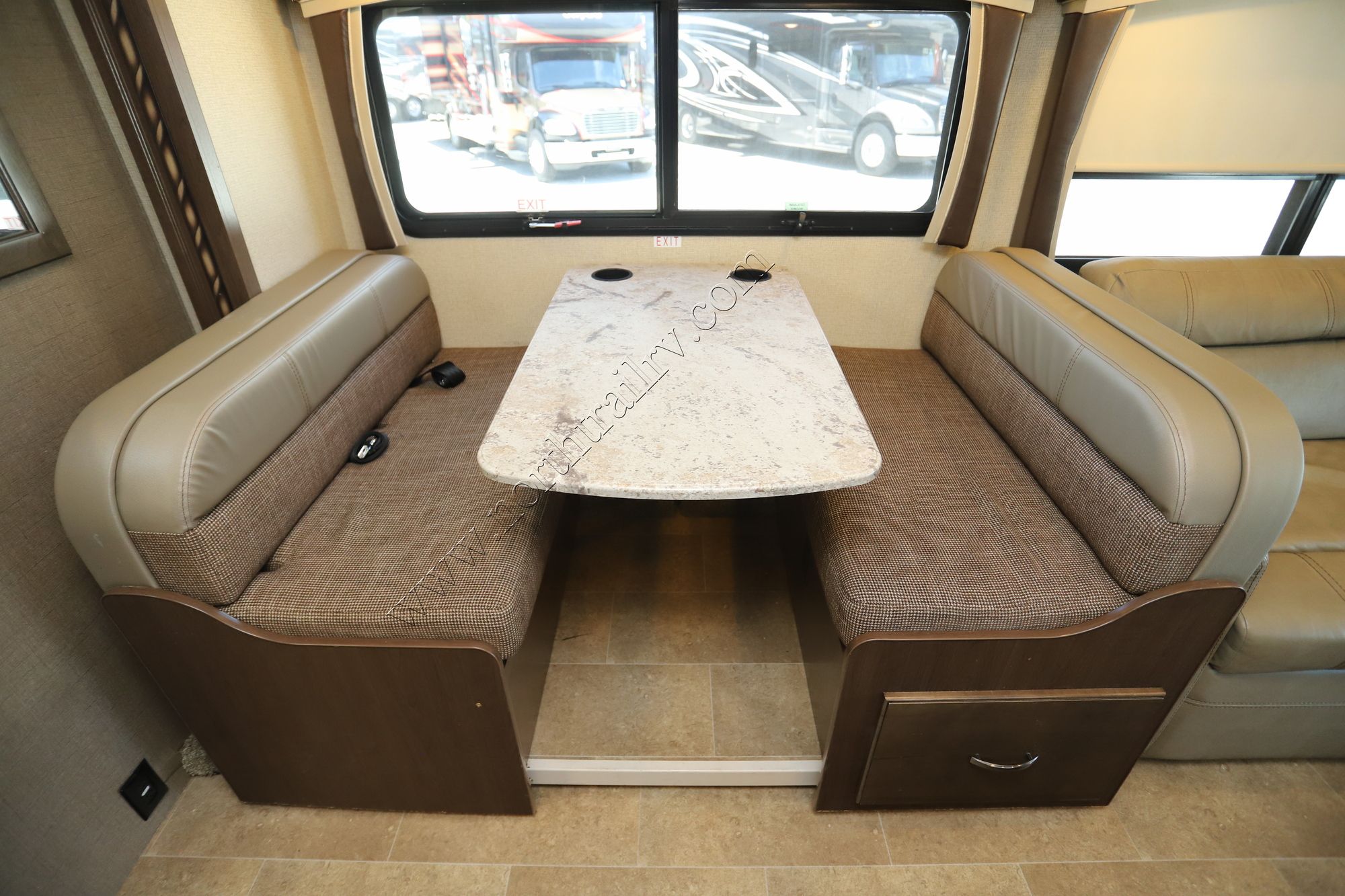 Used 2017 Thor Chateau 31L Class C  For Sale