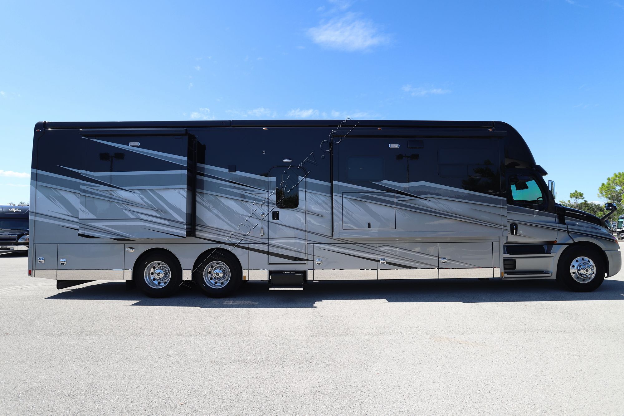 Used 2024 Renegade Rv Xl 45DBM Super C  For Sale