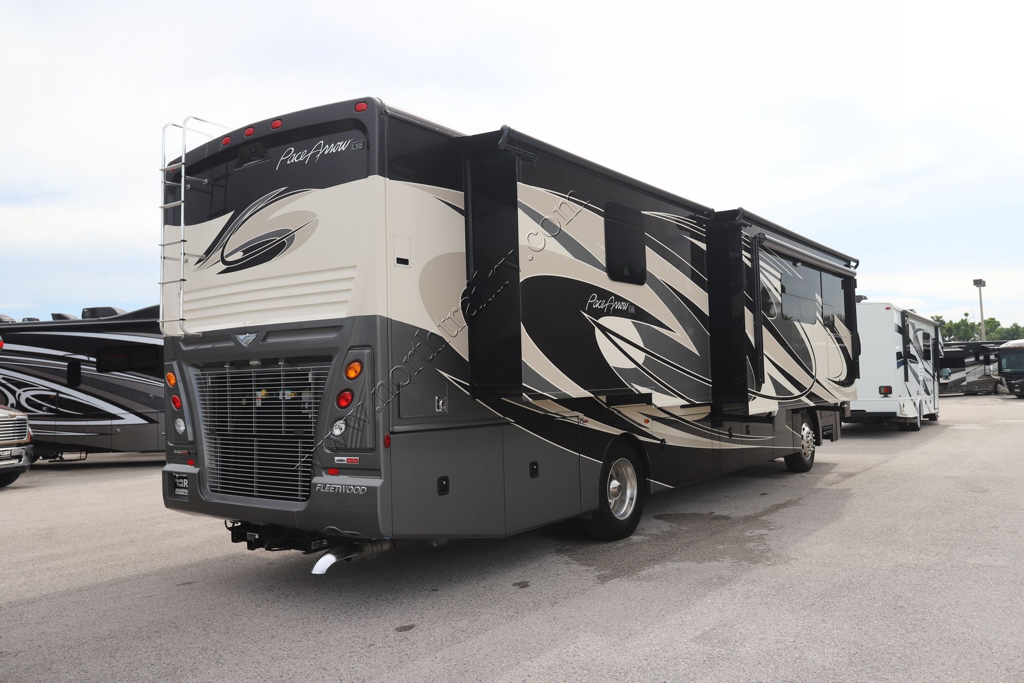 Used 2019 Fleetwood Pace Arrow Lxe 37R Class A  For Sale