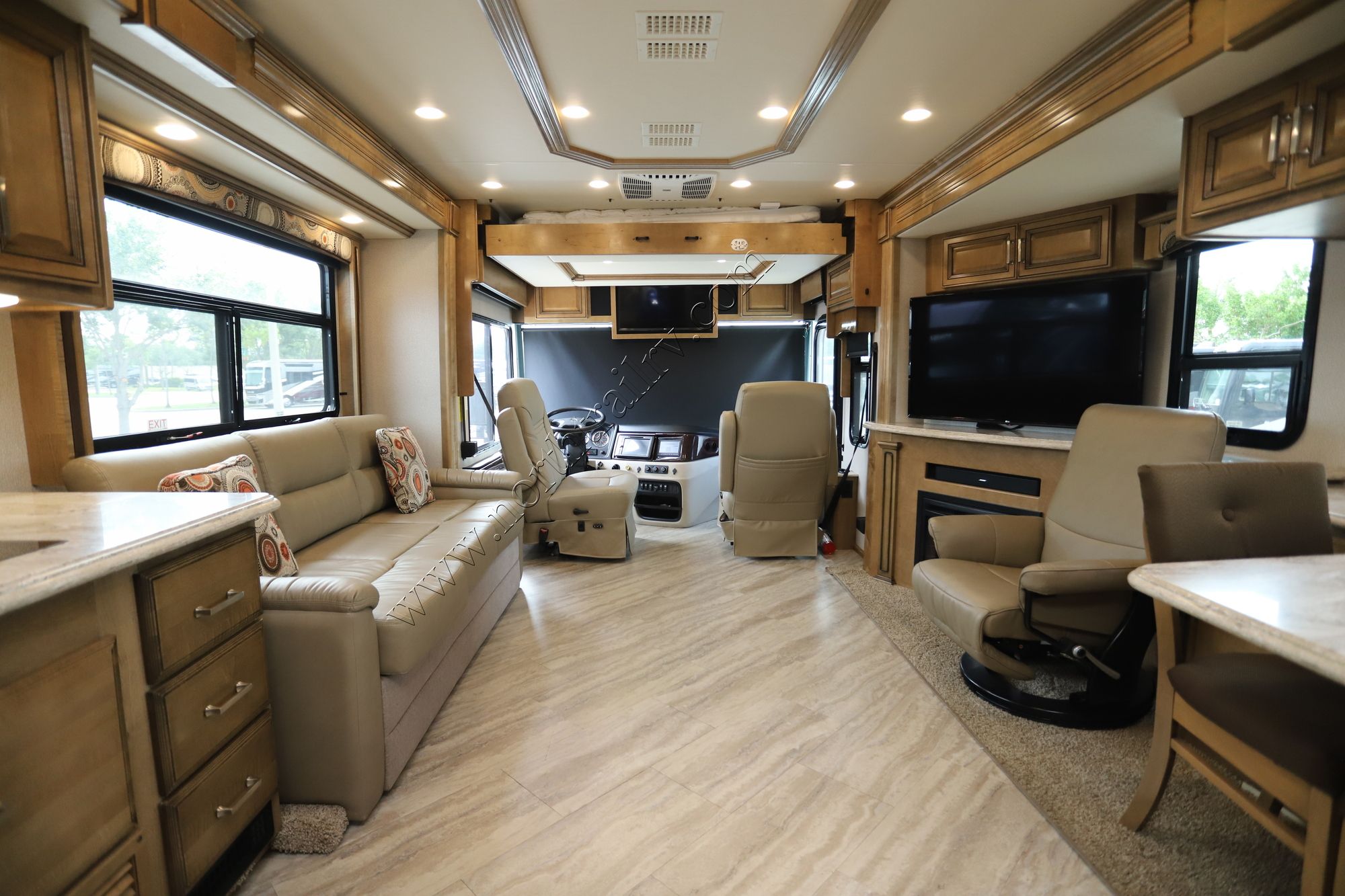 Used 2019 Fleetwood Pace Arrow Lxe 37R Class A  For Sale