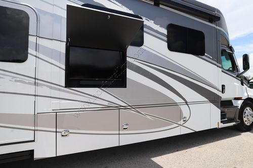 2024 Renegade Rv Explorer 40ERB Super C