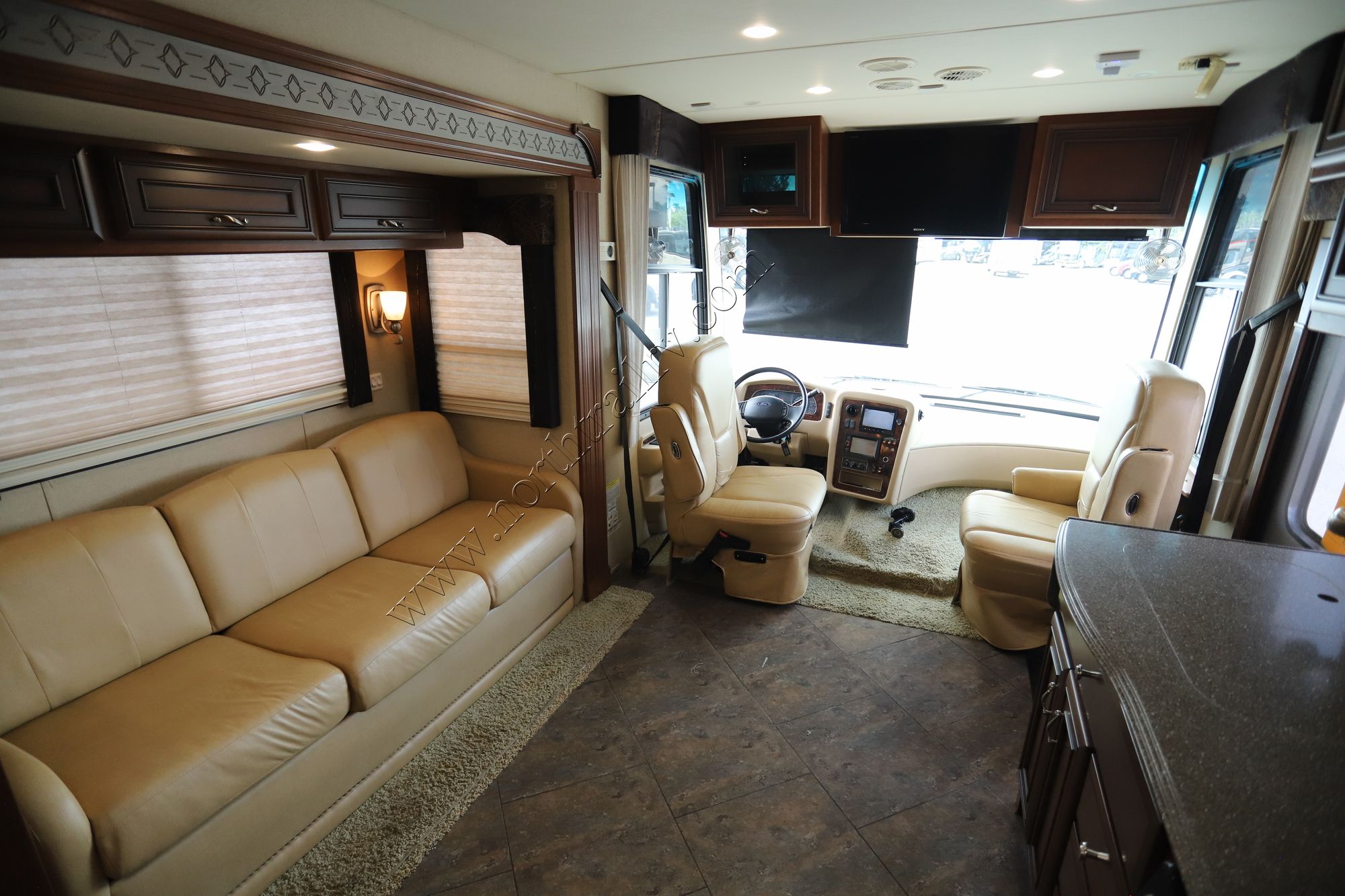 Used 2013 Newmar Canyon Star 3920 Class A  For Sale