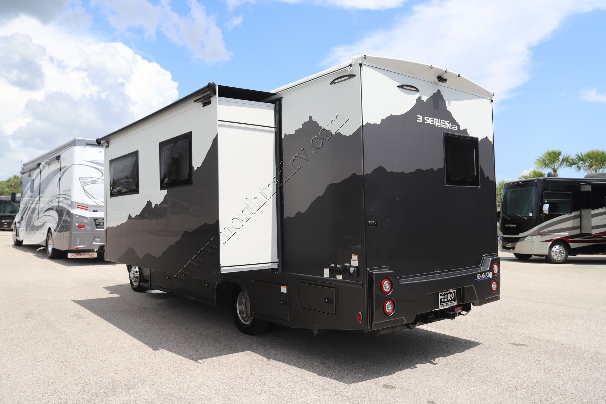 New 2025 Dynamax Isata 3 24SSSF Class C  For Sale