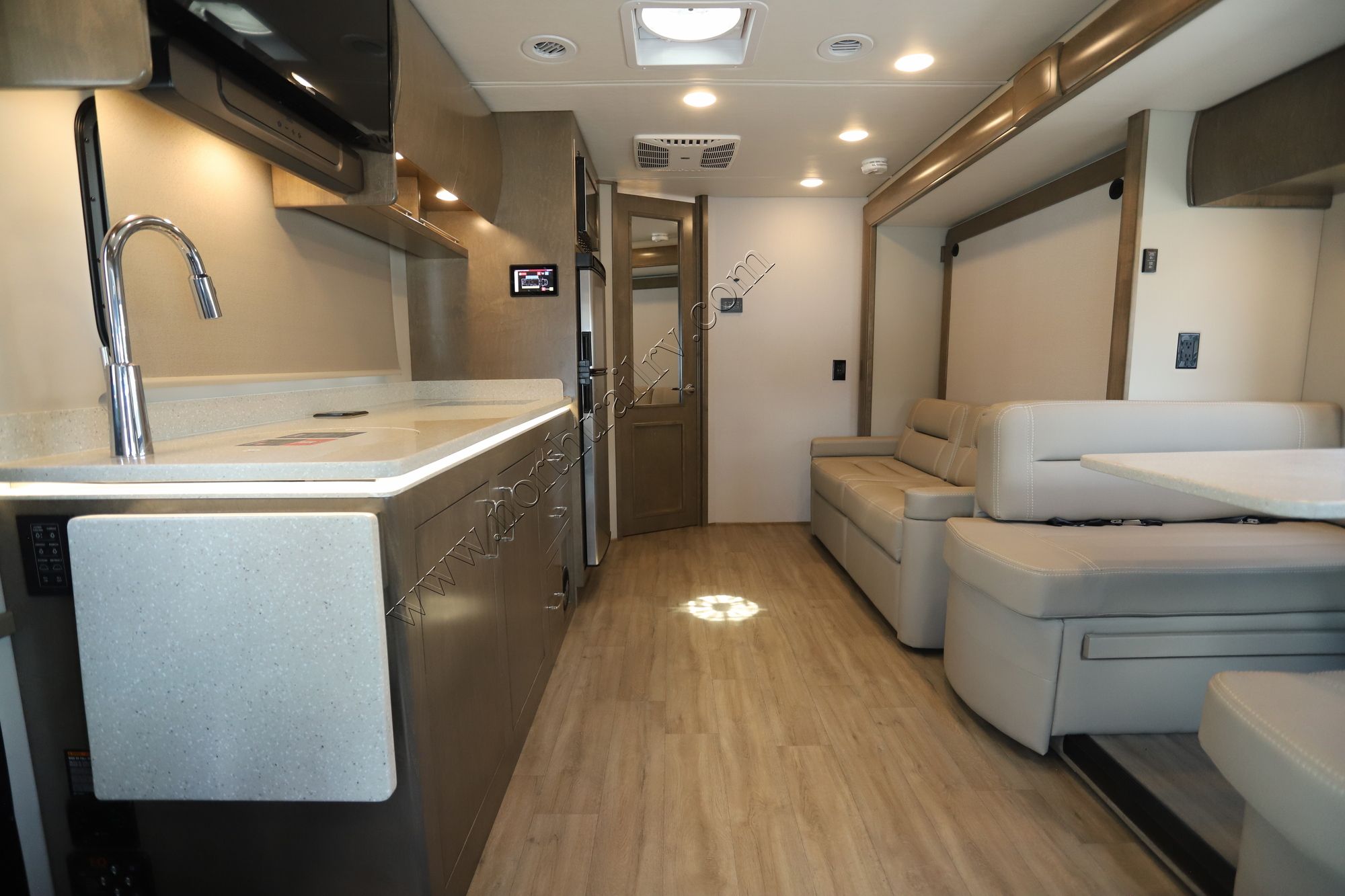 New 2024 Renegade Rv Vienna 25-VRML Class C  For Sale