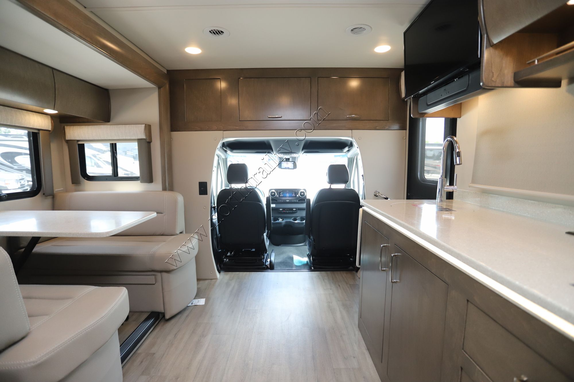 New 2024 Renegade Rv Vienna 25-VRML Class C  For Sale