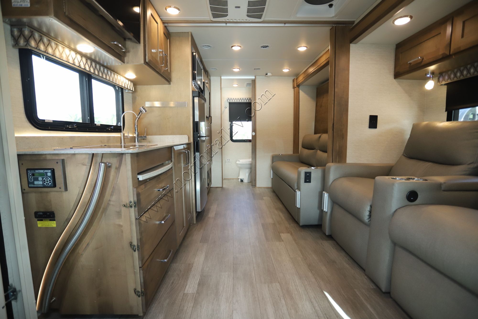 Used 2022 Tiffin Motor Homes Wayfarer 25 RW Class C  For Sale