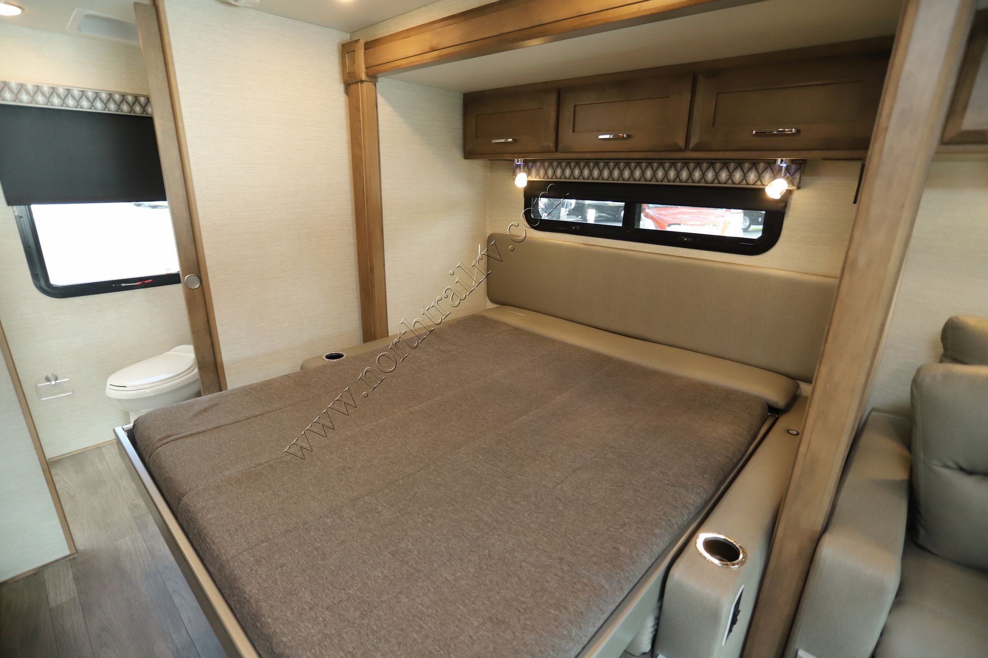 Used 2022 Tiffin Motor Homes Wayfarer 25 RW Class C  For Sale