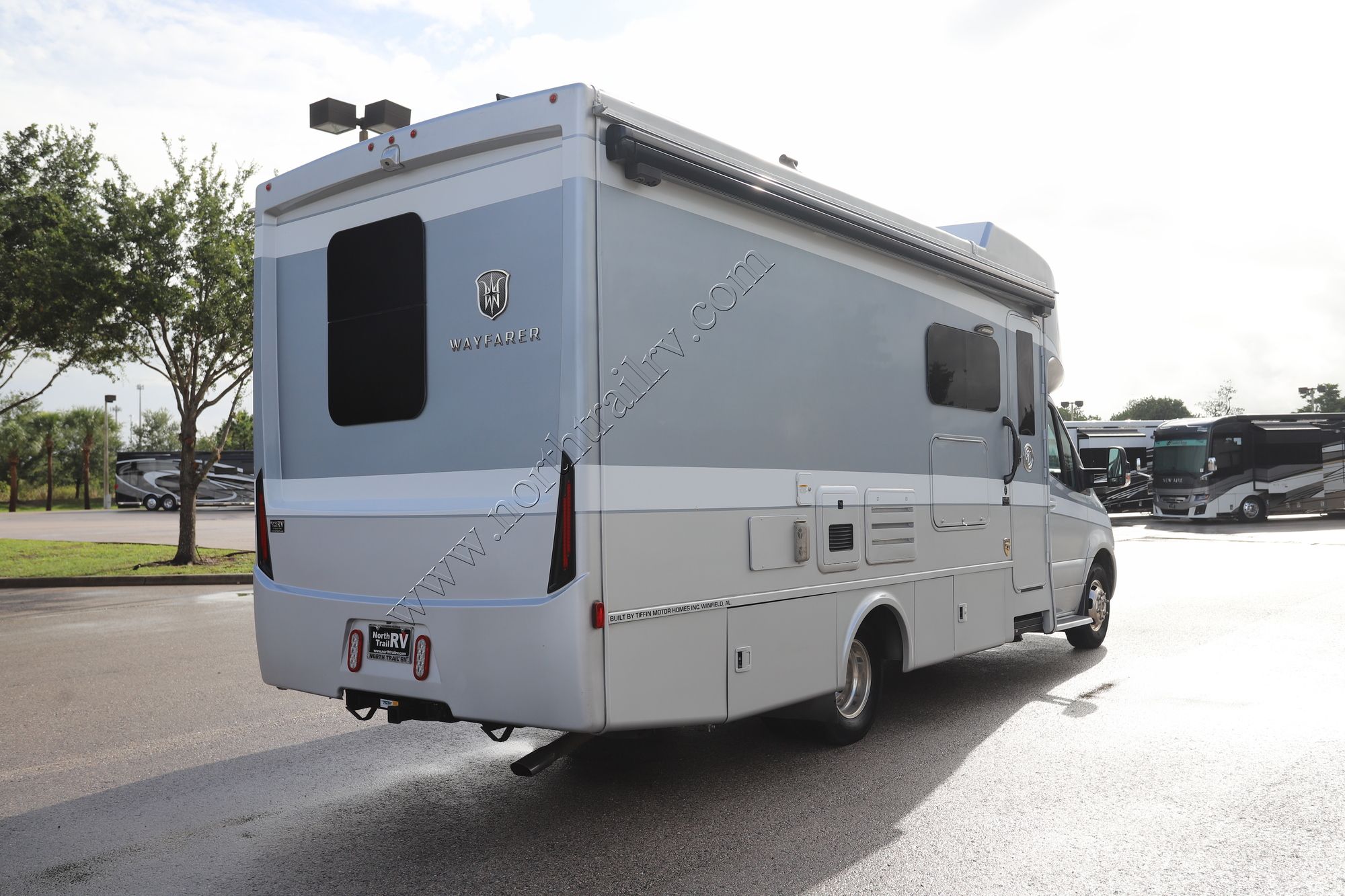 Used 2022 Tiffin Motor Homes Wayfarer 25 RW Class C  For Sale