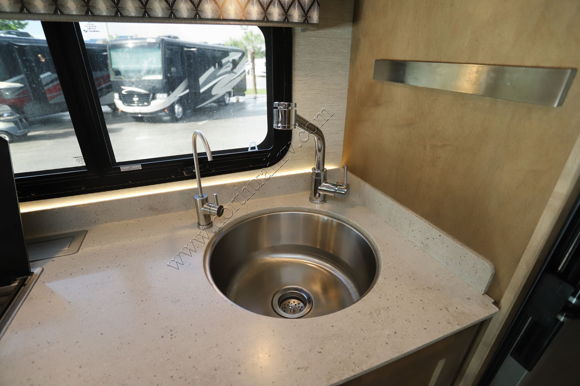 Used 2022 Tiffin Motor Homes Wayfarer 25 RW Class C  For Sale