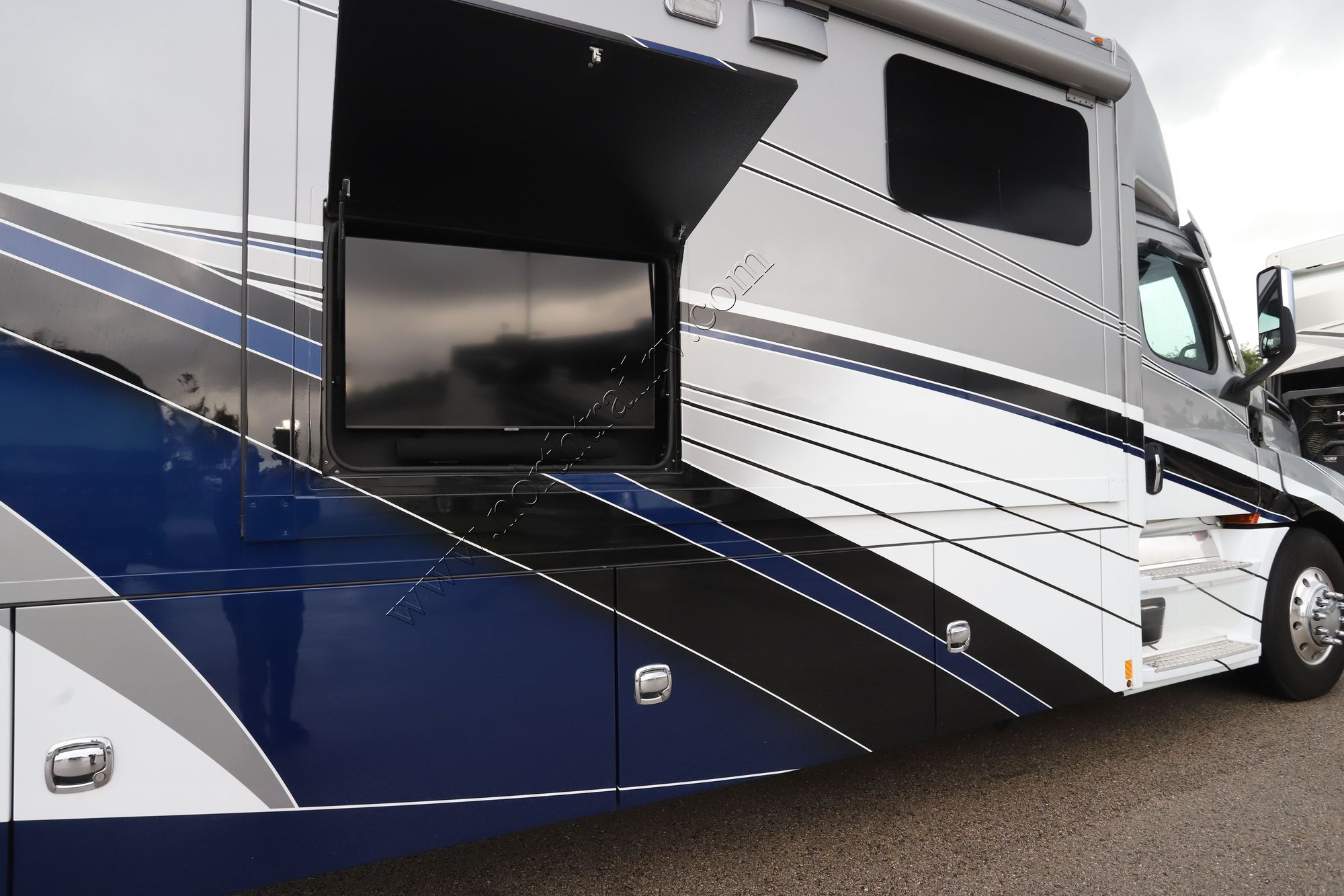 Used 2022 Renegade Rv Xl 45QS Super C  For Sale
