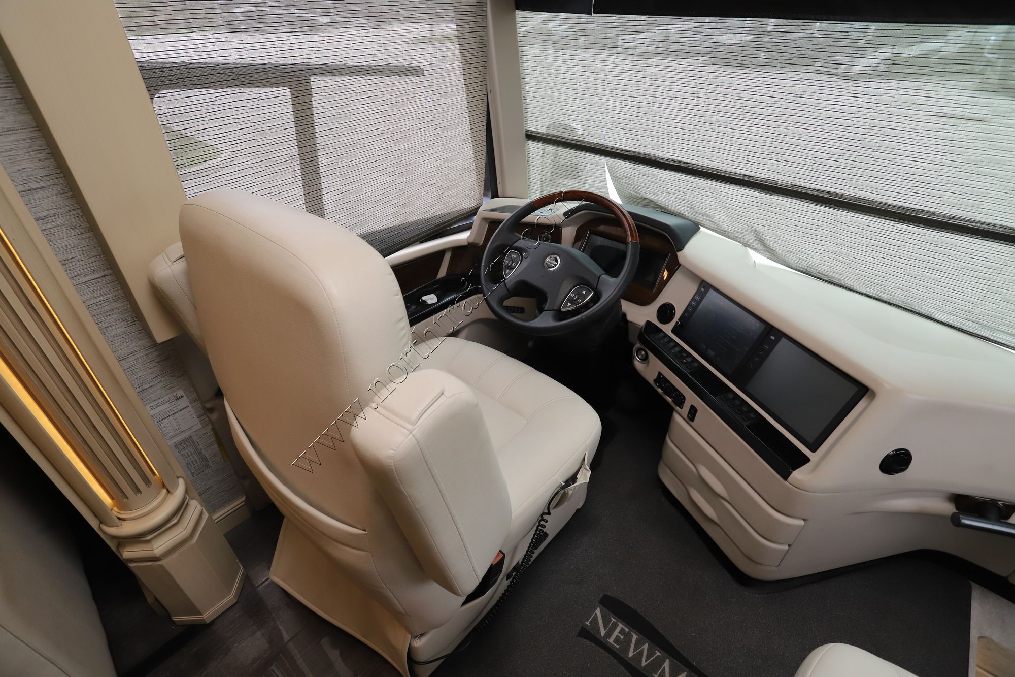 Used 2019 Newmar Essex 4533 Class A  For Sale