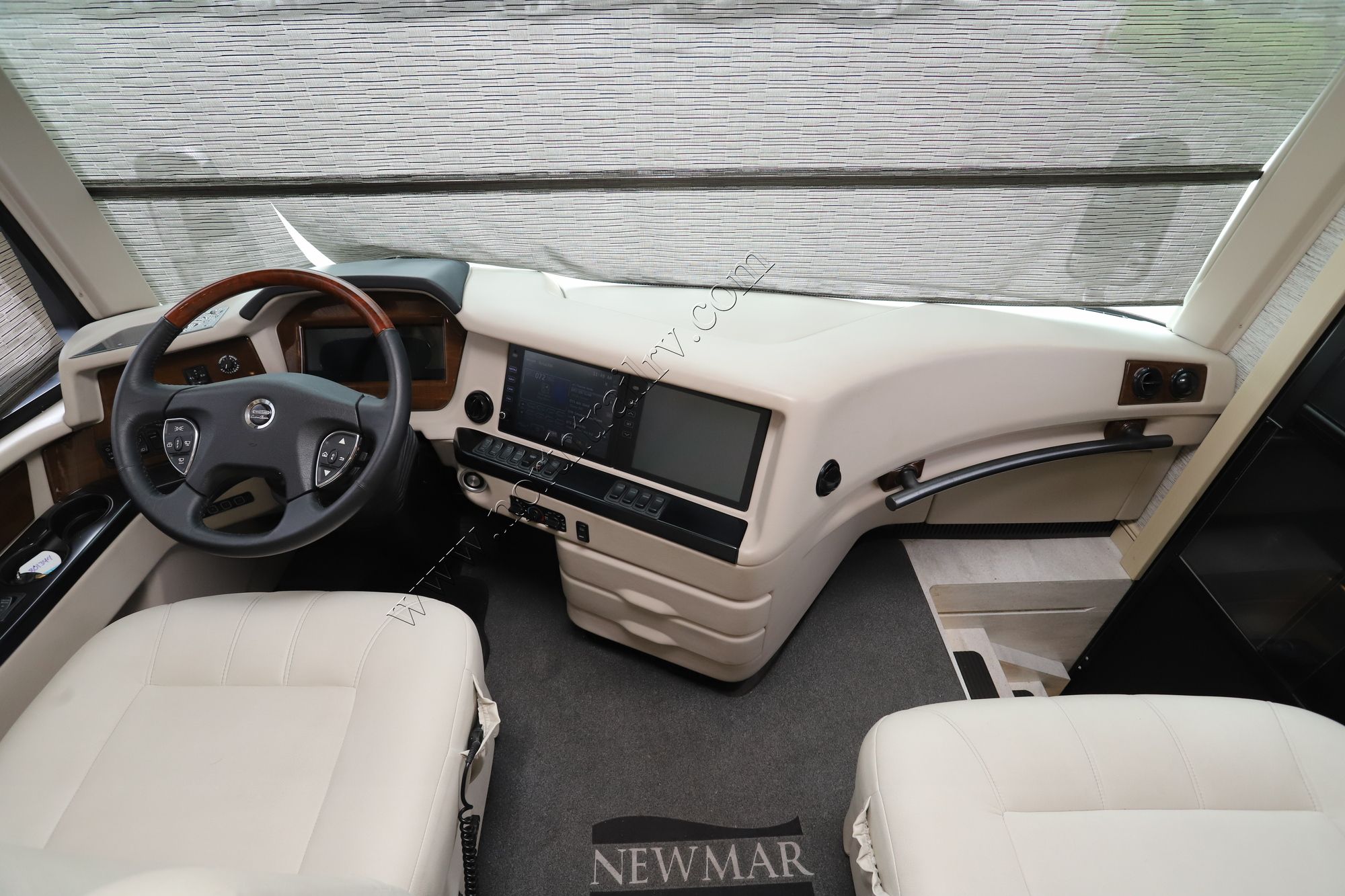 Used 2019 Newmar Essex 4533 Class A  For Sale