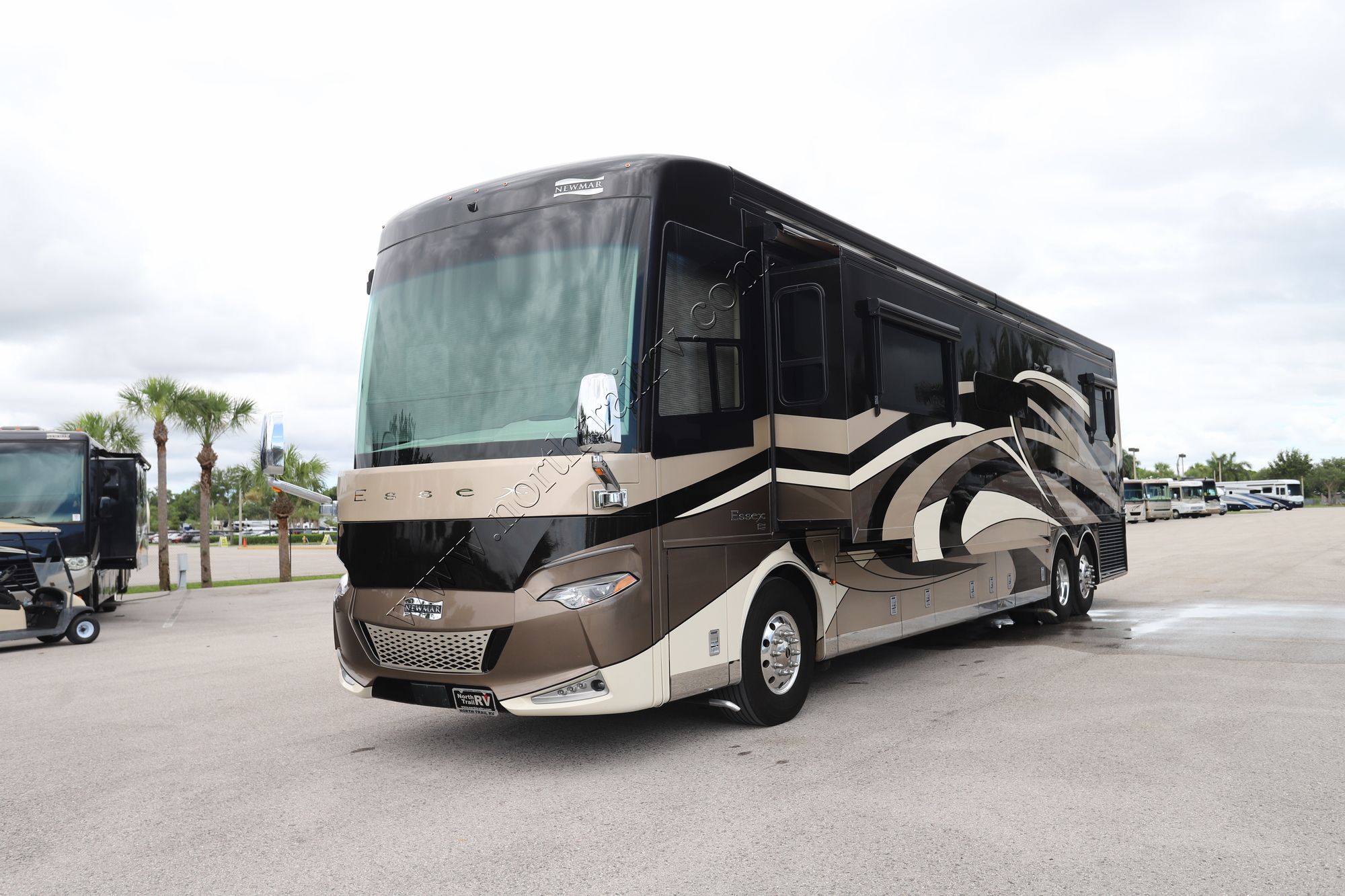 Used 2019 Newmar Essex 4533 Class A  For Sale