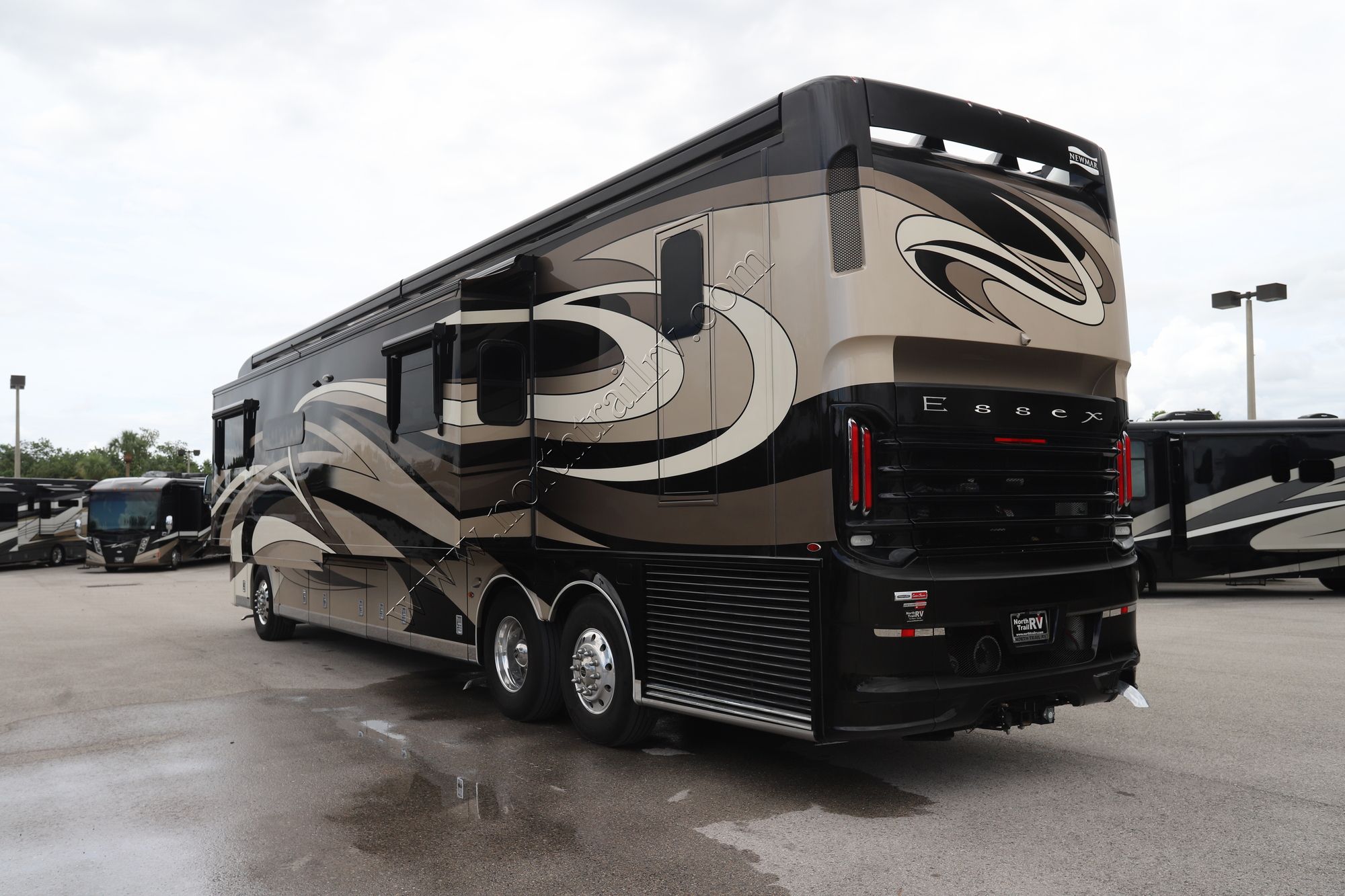 Used 2019 Newmar Essex 4533 Class A  For Sale