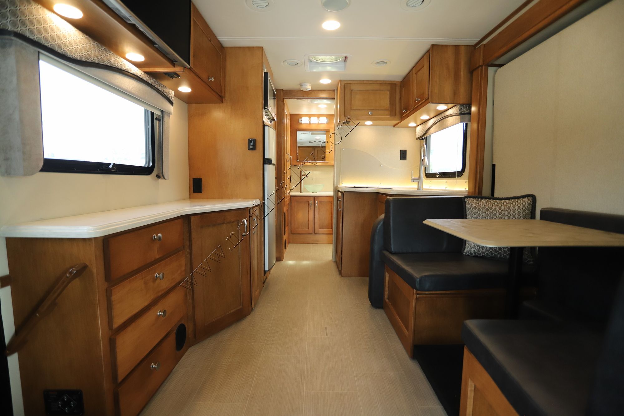 Used 2017 Renegade Rv Vienna 25MBS Class C  For Sale