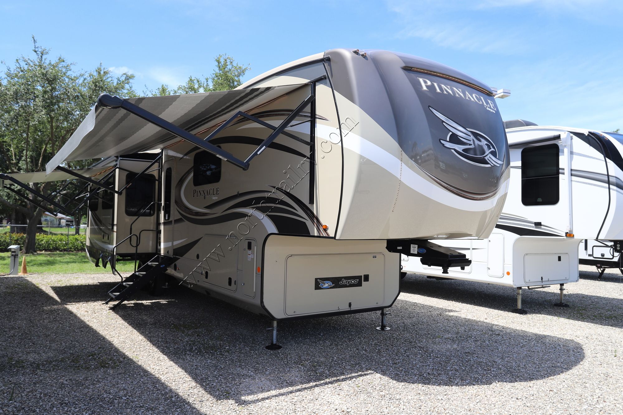 Used 2019 Jayco Pinnacle 36FBTS Fifth Wheel  For Sale