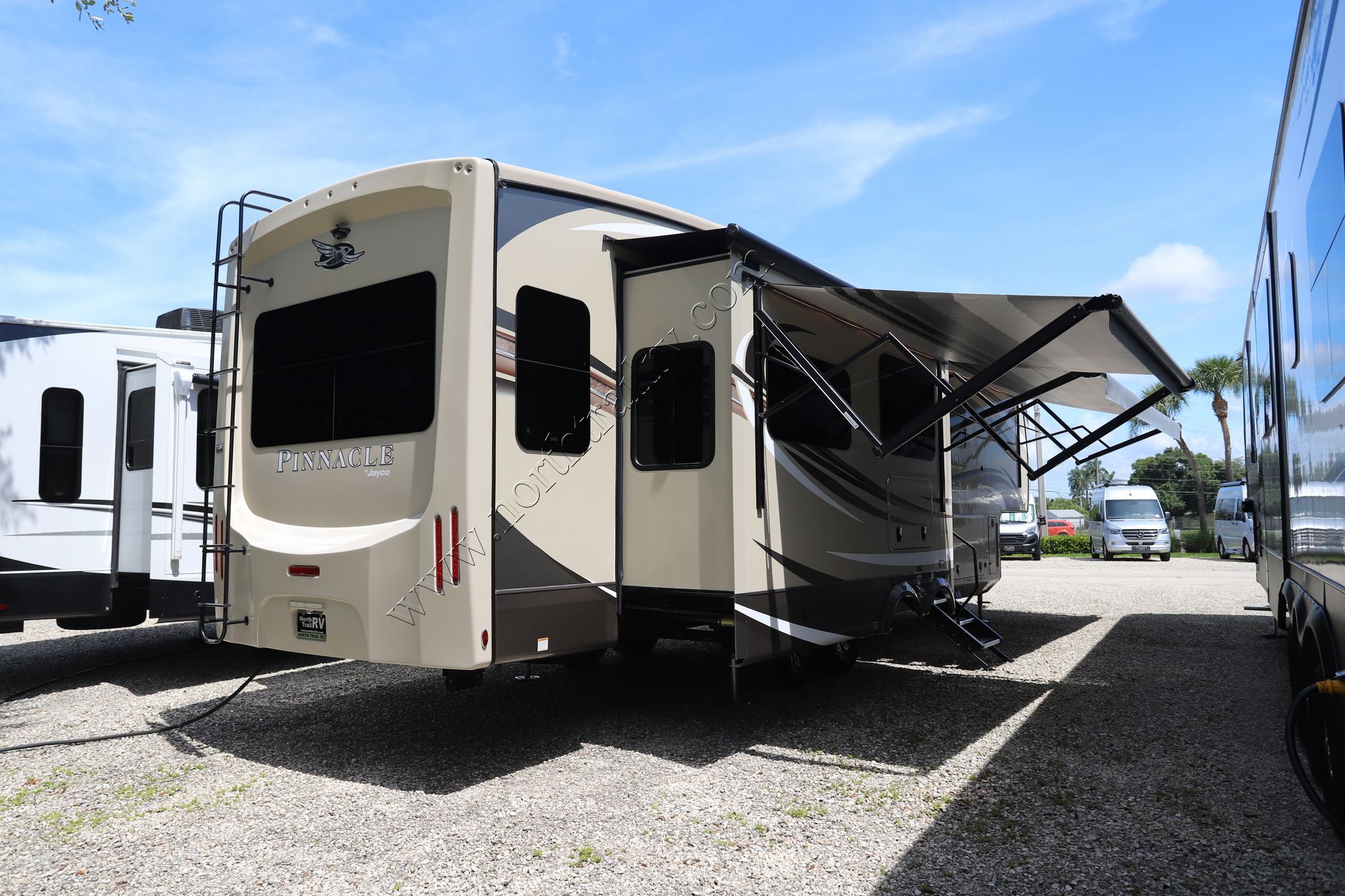 Used 2019 Jayco Pinnacle 36FBTS Fifth Wheel  For Sale