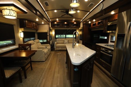 2019 Jayco Pinnacle 36FBTS