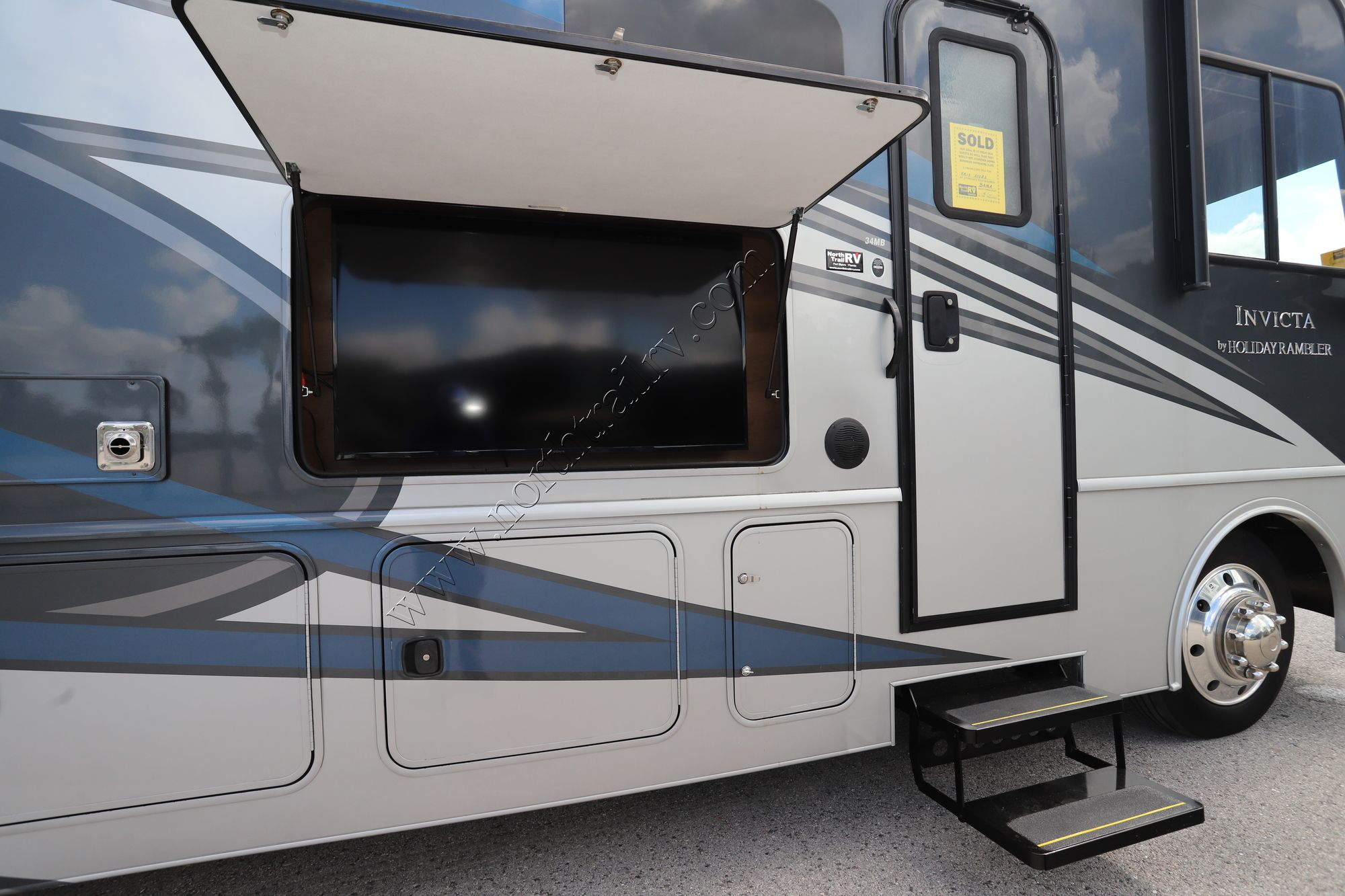 Used 2021 Holiday Rambler Invicta 34MB Class A  For Sale