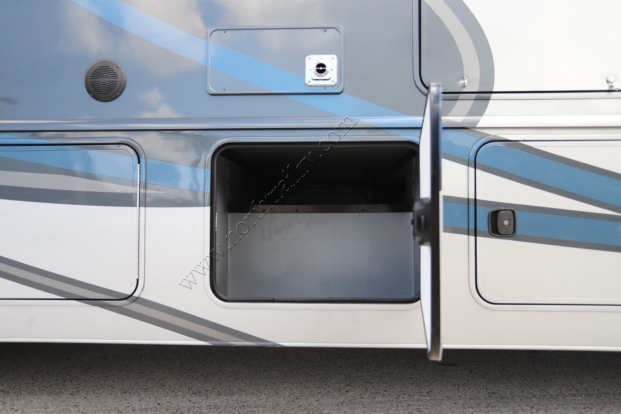 Used 2021 Holiday Rambler Invicta 34MB Class A  For Sale