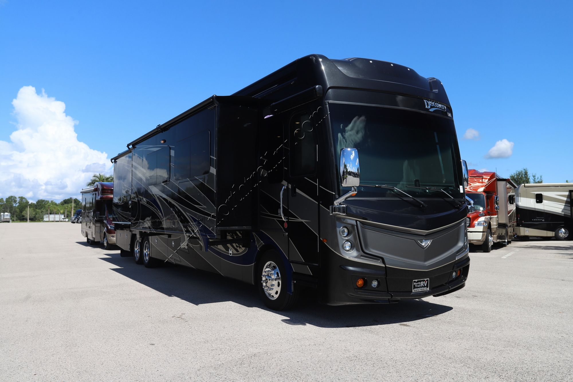 Used 2019 Fleetwood Discovery Lxe 44B Class A  For Sale