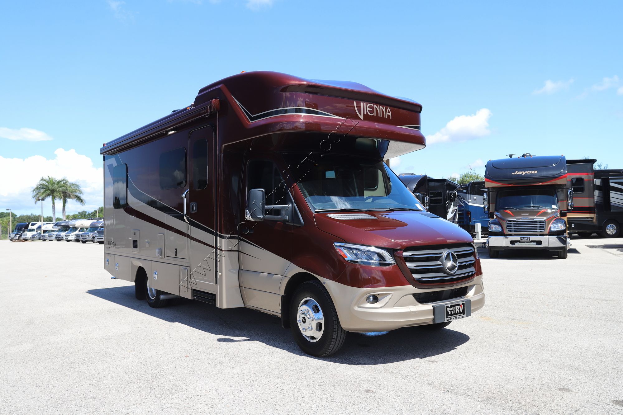 Used 2023 Renegade Rv Vienna 25VFWC Class C  For Sale