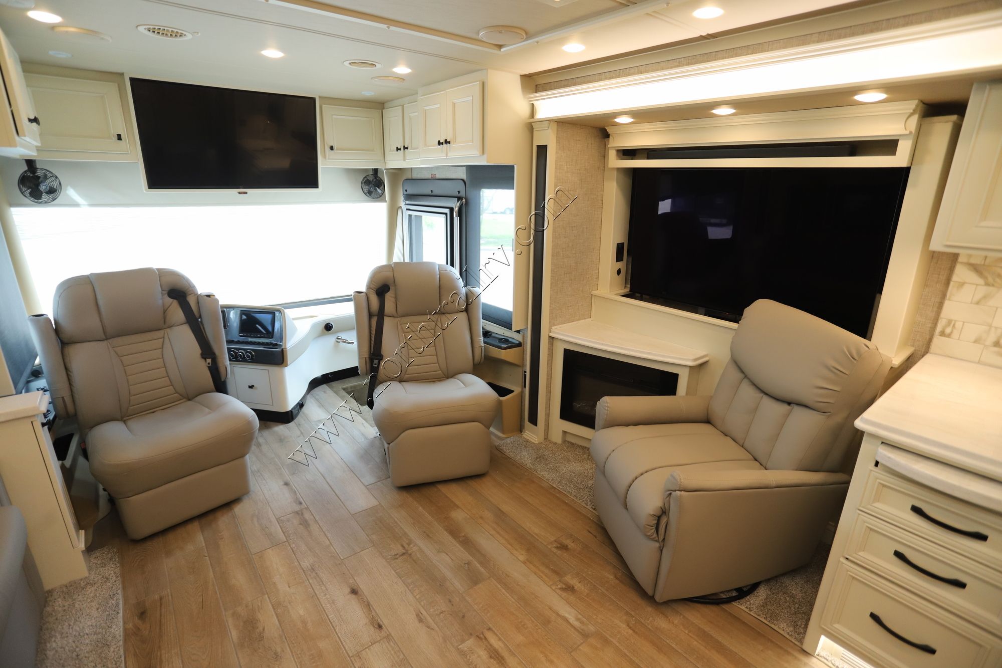 Used 2023 Tiffin Motor Homes Phaeton 37BH Class A  For Sale